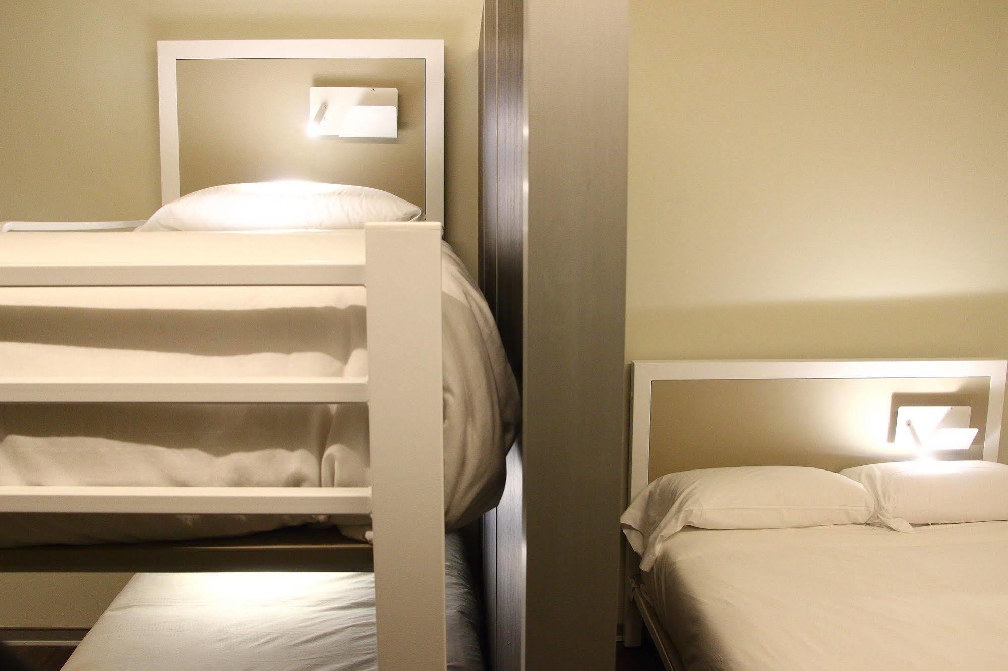 Poshtel Bilbao - Premium Hostel Экстерьер фото