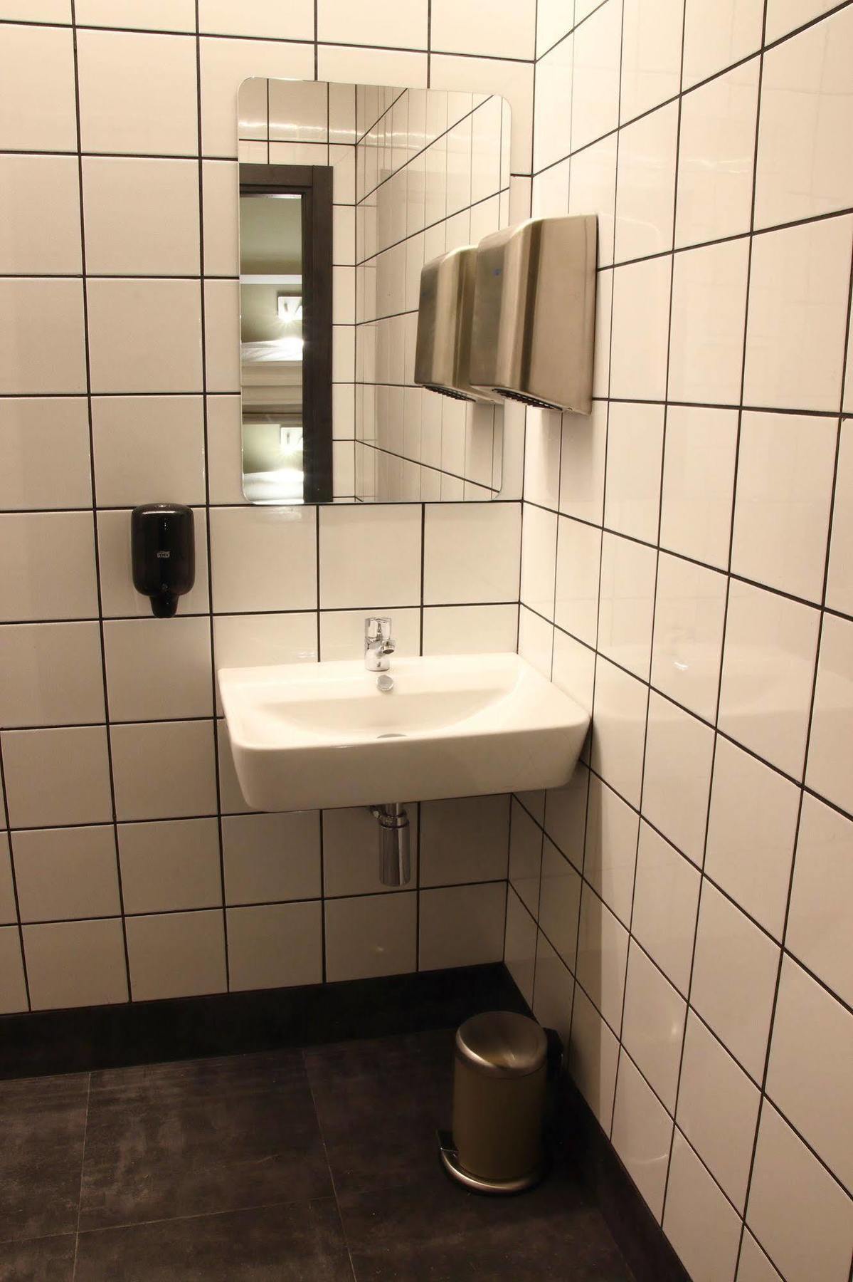 Poshtel Bilbao - Premium Hostel Экстерьер фото